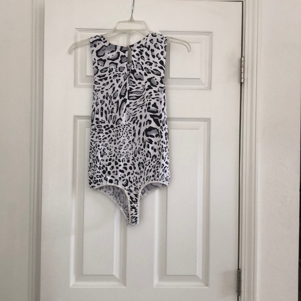 Beautiful top and capri pants set